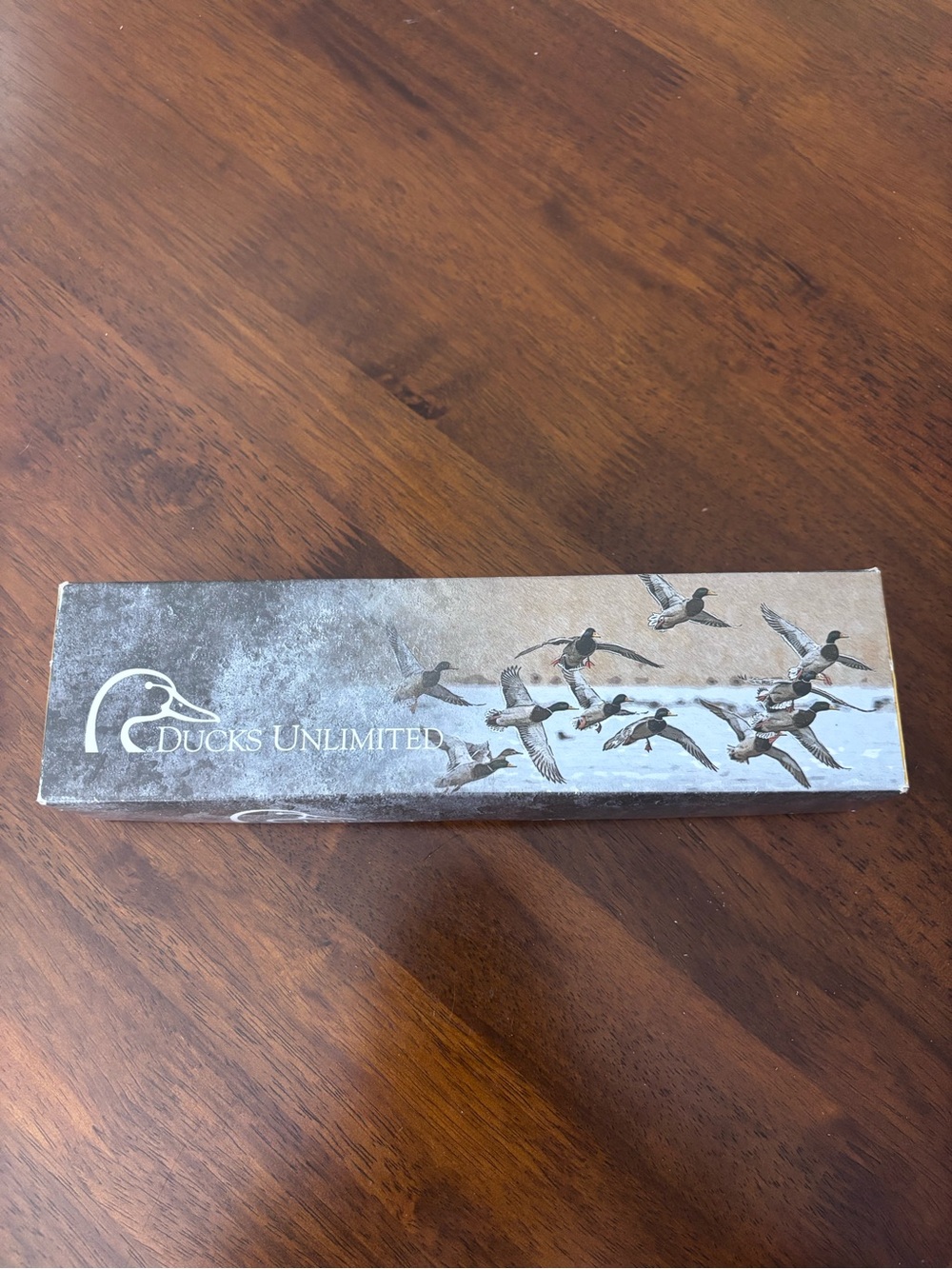 Ducks Unlimited Flying Ducks Knives with Decorative Box in Brown and Gray